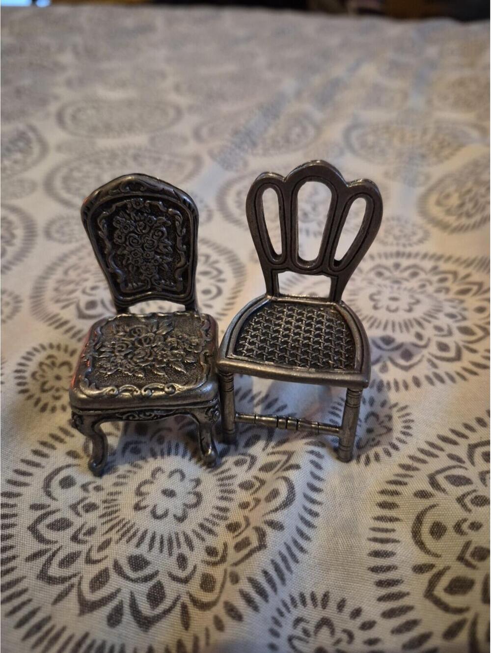 2 NEW VIEW ORNATE MINIATURE CHAIR CARDHOLDER